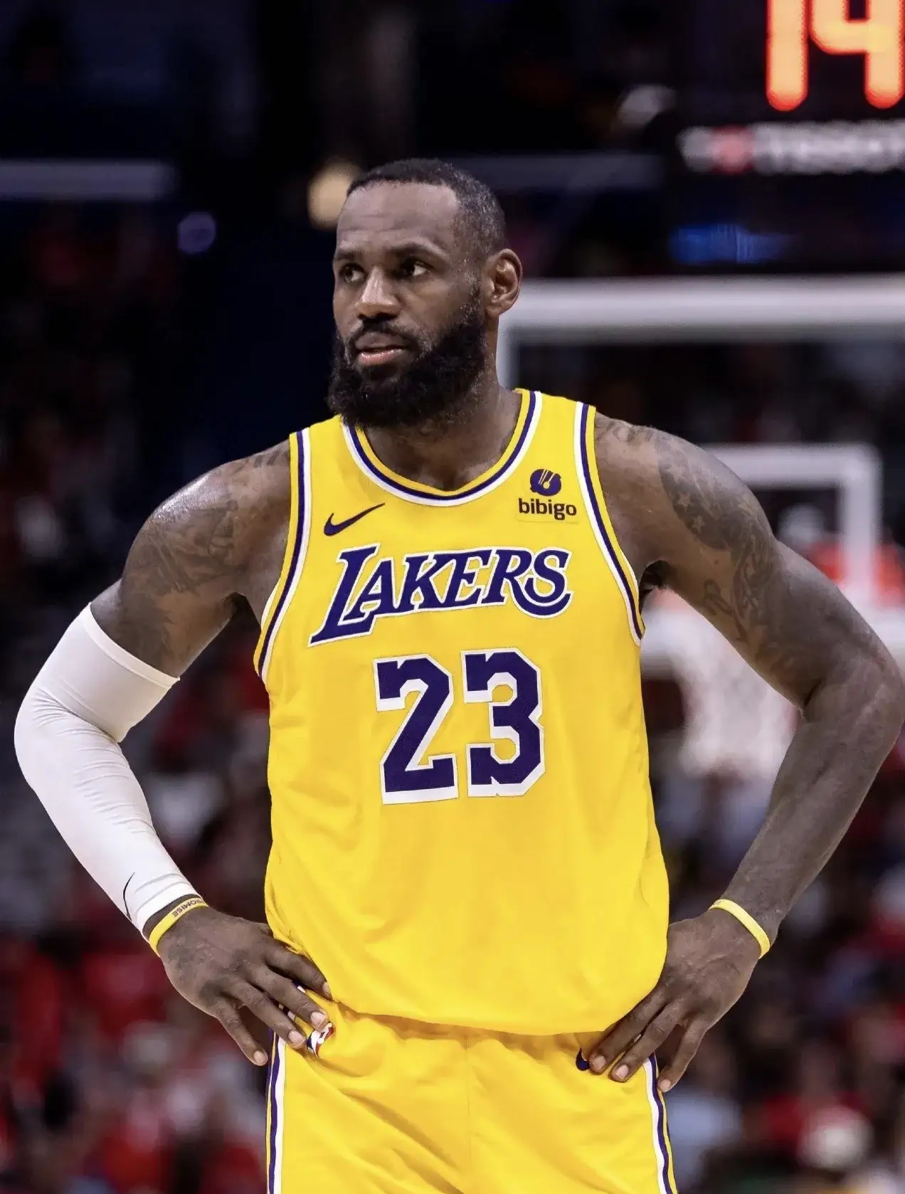 星空-詹姆斯赛事官方发布惊险取胜新规，湖人争议不断！的简单介绍