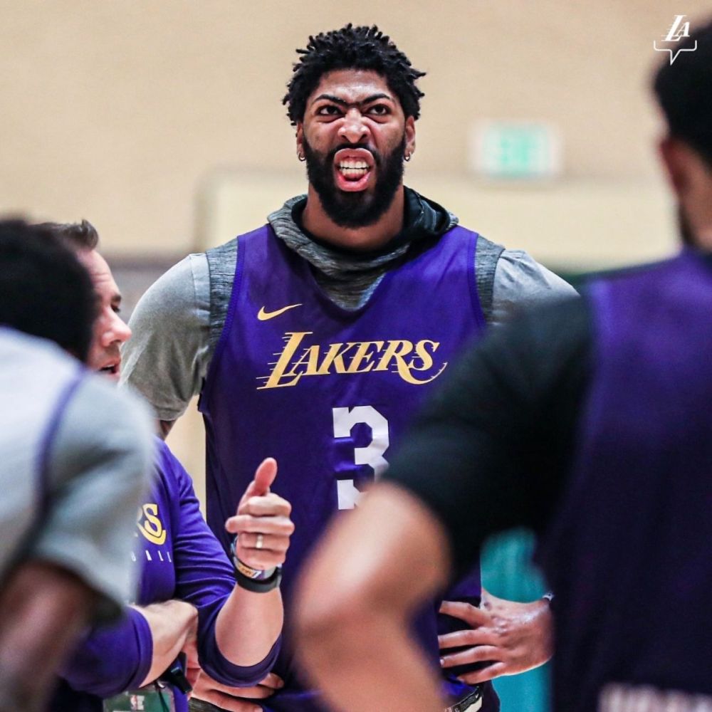 星空体育-Faker赛事官方发布爆冷新规，湖人争议不断！的简单介绍