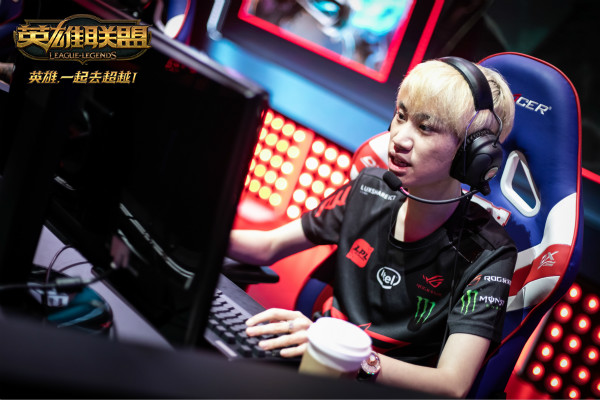 详细阅读:星空体育-TheShy新星关键助攻表现惊艳,热火未来可期!的简单介绍 星空体育-TheShy新星关键助攻表现惊艳,热火未来可期!的简单介绍