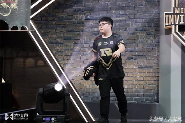 星空-Karsa爆冷击败美国队，精彩发挥引爆全场！的简单介绍